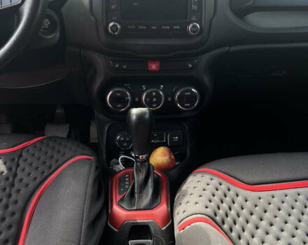 Джип Ренегат 2015 в Днепре (Днепропетровске) на Automoto.ua Красный Джип Ренегат, объемом двигателя 2.4 л и пробегом 120 тыс. км за 16700 $, фото 6 на Automoto.ua