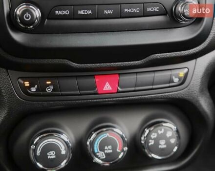 Червоний Джип Ренегат, об'ємом двигуна 2.36 л та пробігом 168 тис. км за 12900 $, фото 19 на Automoto.ua