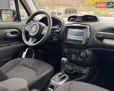 Красный Джип Ренегат, объемом двигателя 2.4 л и пробегом 70 тыс. км за 11999 $, фото 6 на Automoto.ua