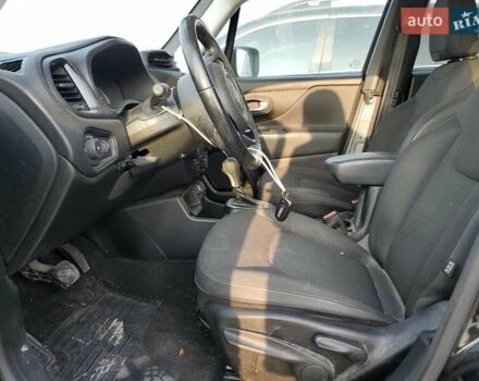 Джип Ренегат, об'ємом двигуна 2.36 л та пробігом 106 тис. км за 2900 $, фото 6 на Automoto.ua