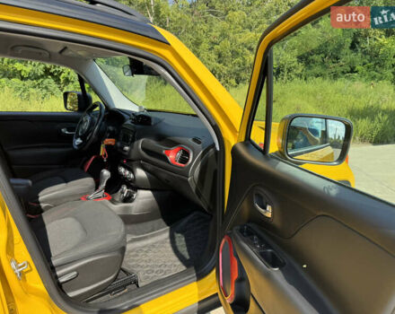 Жовтий Джип Ренегат, об'ємом двигуна 2.36 л та пробігом 145 тис. км за 13800 $, фото 7 на Automoto.ua