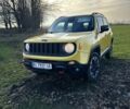 Желтый Джип Ренегат, объемом двигателя 2.36 л и пробегом 187 тыс. км за 12500 $, фото 1 на Automoto.ua