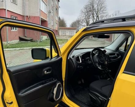 Желтый Джип Ренегат, объемом двигателя 2.36 л и пробегом 92 тыс. км за 14300 $, фото 17 на Automoto.ua