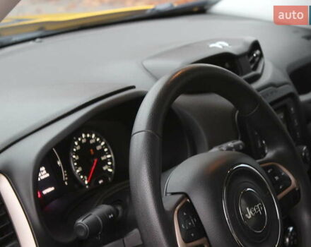 Желтый Джип Ренегат, объемом двигателя 2.36 л и пробегом 197 тыс. км за 11999 $, фото 17 на Automoto.ua