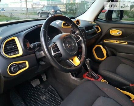 Жовтий Джип Ренегат, об'ємом двигуна 2.4 л та пробігом 77 тис. км за 13400 $, фото 3 на Automoto.ua