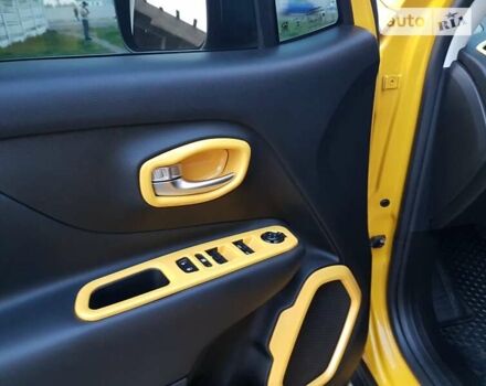 Жовтий Джип Ренегат, об'ємом двигуна 2.4 л та пробігом 77 тис. км за 13400 $, фото 32 на Automoto.ua