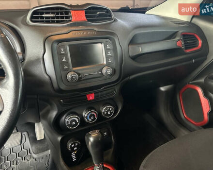 Сірий Джип Ренегат, об'ємом двигуна 2.36 л та пробігом 91 тис. км за 14000 $, фото 6 на Automoto.ua