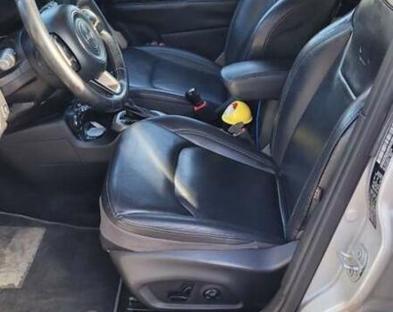 Сірий Джип Ренегат, об'ємом двигуна 2.36 л та пробігом 93 тис. км за 14000 $, фото 12 на Automoto.ua