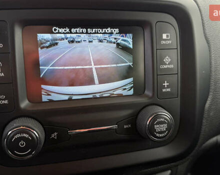 Серый Джип Ренегат, объемом двигателя 2.36 л и пробегом 190 тыс. км за 11000 $, фото 24 на Automoto.ua