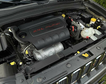 Серый Джип Ренегат, объемом двигателя 2.36 л и пробегом 146 тыс. км за 13450 $, фото 4 на Automoto.ua