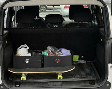 Серый Джип Ренегат, объемом двигателя 2.36 л и пробегом 190 тыс. км за 11000 $, фото 9 на Automoto.ua