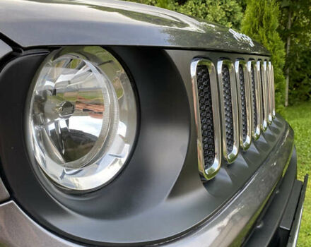 Серый Джип Ренегат, объемом двигателя 2.36 л и пробегом 146 тыс. км за 13450 $, фото 3 на Automoto.ua