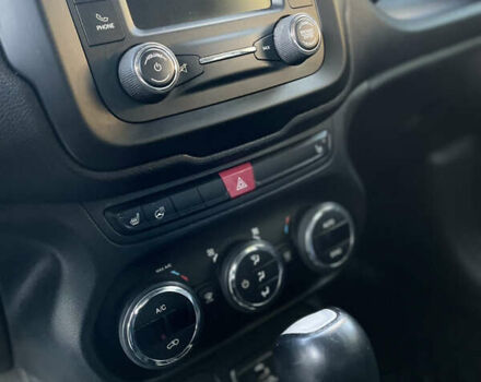 Джип Ренегат 2015 у Чернігові на Automoto.ua Сірий Джип Ренегат, об'ємом двигуна 2.4 л та пробігом 174 тис. км за 11300 $, фото 14 на Automoto.ua