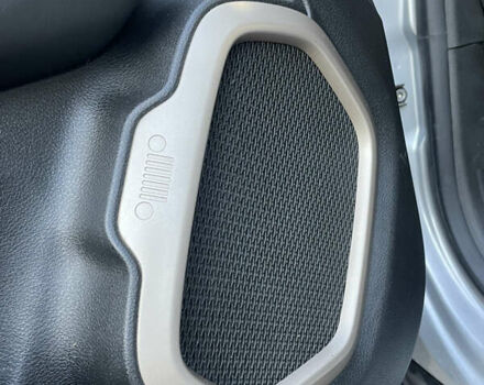 Джип Ренегат 2015 в Чернигове на Automoto.ua Серый Джип Ренегат, объемом двигателя 2.4 л и пробегом 174 тыс. км за 11300 $, фото 20 на Automoto.ua