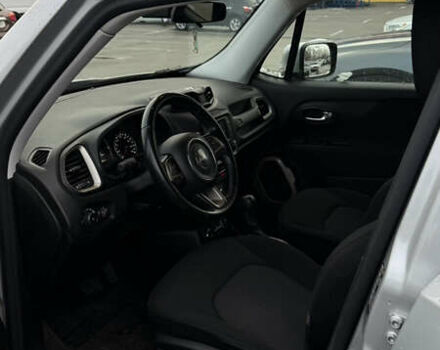 Серый Джип Ренегат, объемом двигателя 2.36 л и пробегом 190 тыс. км за 11000 $, фото 1 на Automoto.ua