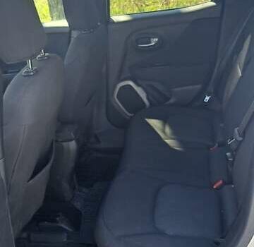 Серый Джип Ренегат, объемом двигателя 1.37 л и пробегом 105 тыс. км за 10000 $, фото 1 на Automoto.ua