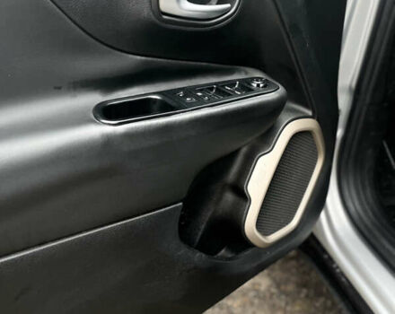 Серый Джип Ренегат, объемом двигателя 2.4 л и пробегом 174 тыс. км за 11400 $, фото 19 на Automoto.ua