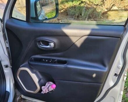 Сірий Джип Ренегат, об'ємом двигуна 2.36 л та пробігом 93 тис. км за 14000 $, фото 22 на Automoto.ua