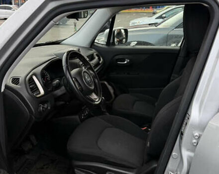 Серый Джип Ренегат, объемом двигателя 2.36 л и пробегом 190 тыс. км за 11000 $, фото 3 на Automoto.ua