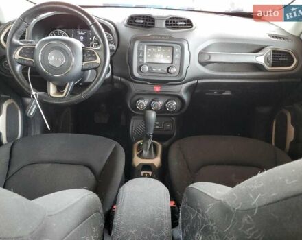 Джип Ренегат 2016 в Тернополе на Automoto.ua Серый Джип Ренегат, объемом двигателя 2.36 л и пробегом 170 тыс. км за 1300 $, фото 7 на Automoto.ua
