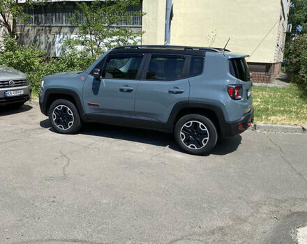 Джип Ренегат 2016 в Киеве на Automoto.ua Серый Джип Ренегат, объемом двигателя 2.36 л и пробегом 135 тыс. км за 13000 $, фото 3 на Automoto.ua