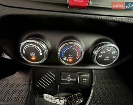 Джип Ренегат 2016 в Киеве на Automoto.ua Серый Джип Ренегат, объемом двигателя 2.4 л и пробегом 135 тыс. км за 12467 $, фото 6 на Automoto.ua