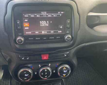 Джип Ренегат 2016 в Киеве на Automoto.ua Серый Джип Ренегат, объемом двигателя 2.36 л и пробегом 135 тыс. км за 13000 $, фото 11 на Automoto.ua