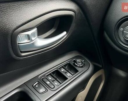 Джип Ренегат 2017 в Львове на Automoto.ua Серый Джип Ренегат, объемом двигателя 1.96 л и пробегом 80 тыс. км за 16900 $, фото 28 на Automoto.ua