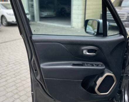 Серый Джип Ренегат, объемом двигателя 2.4 л и пробегом 153 тыс. км за 14600 $, фото 7 на Automoto.ua