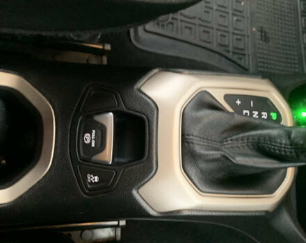 Серый Джип Ренегат, объемом двигателя 2.4 л и пробегом 133 тыс. км за 12900 $, фото 17 на Automoto.ua