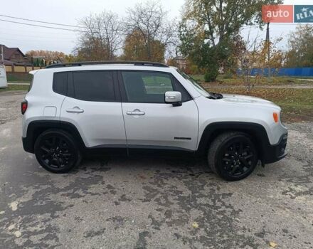 Джип Ренегат 2017 в Полтаве на Automoto.ua Серый Джип Ренегат, объемом двигателя 2.4 л и пробегом 109 тыс. км за 14650 $, фото 2 на Automoto.ua