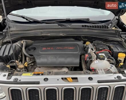 Серый Джип Ренегат, объемом двигателя 2.36 л и пробегом 233 тыс. км за 12900 $, фото 73 на Automoto.ua