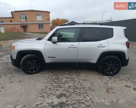 Джип Ренегат 2017 в Полтаве на Automoto.ua Серый Джип Ренегат, объемом двигателя 2.4 л и пробегом 109 тыс. км за 14650 $, фото 3 на Automoto.ua
