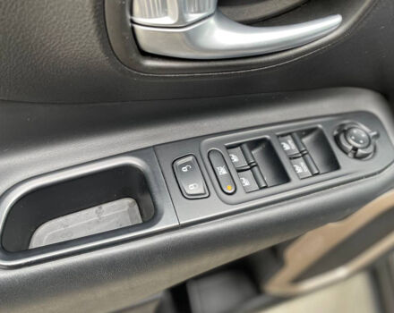 Серый Джип Ренегат, объемом двигателя 2.4 л и пробегом 153 тыс. км за 14600 $, фото 9 на Automoto.ua