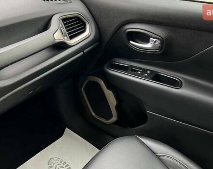 Джип Ренегат 2017 в Львове на Automoto.ua Серый Джип Ренегат, объемом двигателя 1.96 л и пробегом 80 тыс. км за 16900 $, фото 23 на Automoto.ua