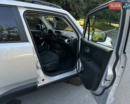 Серый Джип Ренегат, объемом двигателя 2.36 л и пробегом 72 тыс. км за 13500 $, фото 14 на Automoto.ua