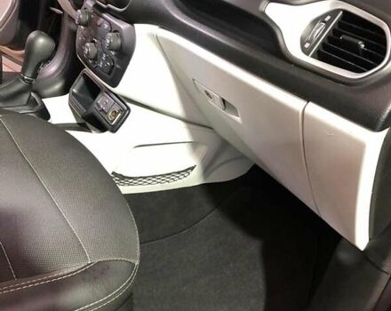 Серый Джип Ренегат, объемом двигателя 2.36 л и пробегом 133 тыс. км за 12700 $, фото 13 на Automoto.ua