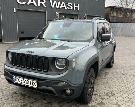 Серый Джип Ренегат, объемом двигателя 2.36 л и пробегом 155 тыс. км за 12500 $, фото 2 на Automoto.ua