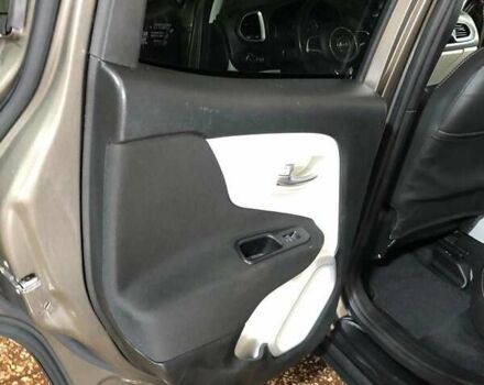 Серый Джип Ренегат, объемом двигателя 2.36 л и пробегом 133 тыс. км за 12700 $, фото 7 на Automoto.ua