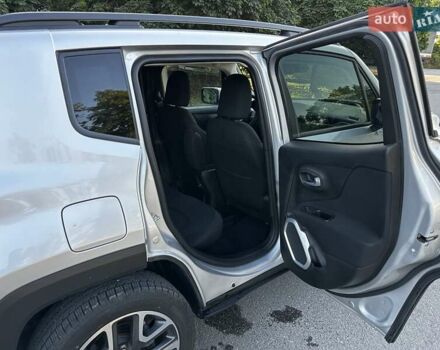 Серый Джип Ренегат, объемом двигателя 2.36 л и пробегом 72 тыс. км за 13500 $, фото 12 на Automoto.ua