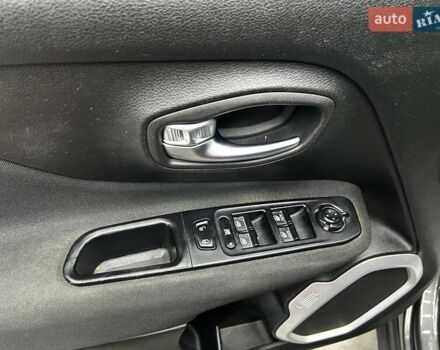 Джип Ренегат 2018 у Чернівцях на Automoto.ua Сірий Джип Ренегат, об'ємом двигуна 2.36 л та пробігом 145 тис. км за 12300 $, фото 8 на Automoto.ua