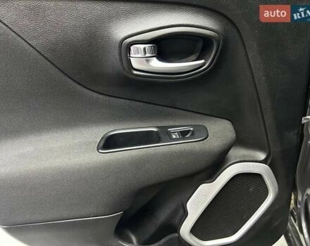 Джип Ренегат 2018 у Чернівцях на Automoto.ua Сірий Джип Ренегат, об'ємом двигуна 2.36 л та пробігом 145 тис. км за 12300 $, фото 9 на Automoto.ua