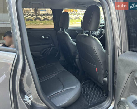 Серый Джип Ренегат, объемом двигателя 1.33 л и пробегом 58 тыс. км за 19999 $, фото 20 на Automoto.ua