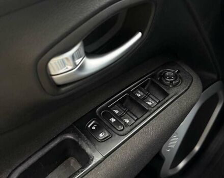 Серый Джип Ренегат, объемом двигателя 2.36 л и пробегом 171 тыс. км за 13499 $, фото 11 на Automoto.ua