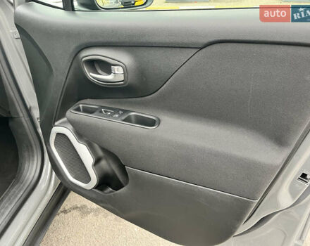 Сірий Джип Ренегат, об'ємом двигуна 2.4 л та пробігом 58 тис. км за 16500 $, фото 49 на Automoto.ua