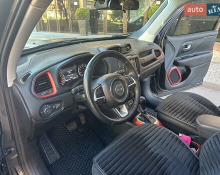Джип Ренегат 2019 в Одессе на Automoto.ua Серый Джип Ренегат, объемом двигателя 1.33 л и пробегом 38 тыс. км за 19500 $, фото 3 на Automoto.ua