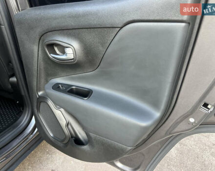 Серый Джип Ренегат, объемом двигателя 1.33 л и пробегом 58 тыс. км за 19999 $, фото 24 на Automoto.ua