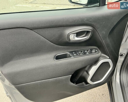 Сірий Джип Ренегат, об'ємом двигуна 2.4 л та пробігом 58 тис. км за 16500 $, фото 43 на Automoto.ua