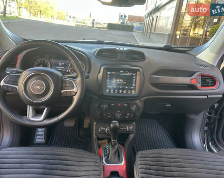 Джип Ренегат 2019 в Одессе на Automoto.ua Серый Джип Ренегат, объемом двигателя 1.33 л и пробегом 38 тыс. км за 19500 $, фото 28 на Automoto.ua