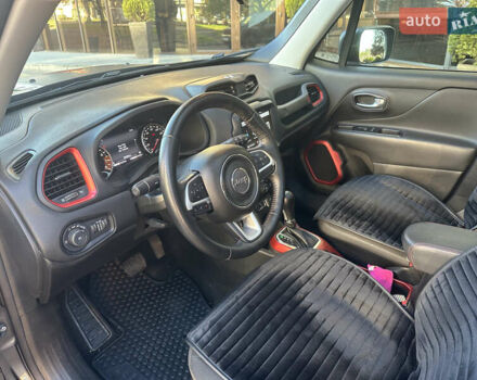 Джип Ренегат 2019 в Одессе на Automoto.ua Серый Джип Ренегат, объемом двигателя 1.33 л и пробегом 38 тыс. км за 19500 $, фото 39 на Automoto.ua